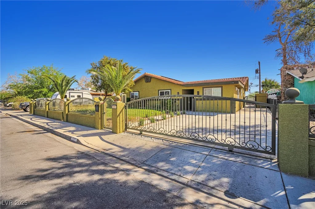 3246 Brentwood, Las Vegas, NV 89121