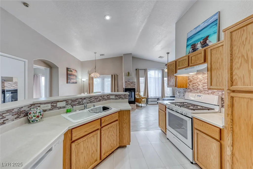 6625 Lavender Lilly, North Las Vegas, NV 89084