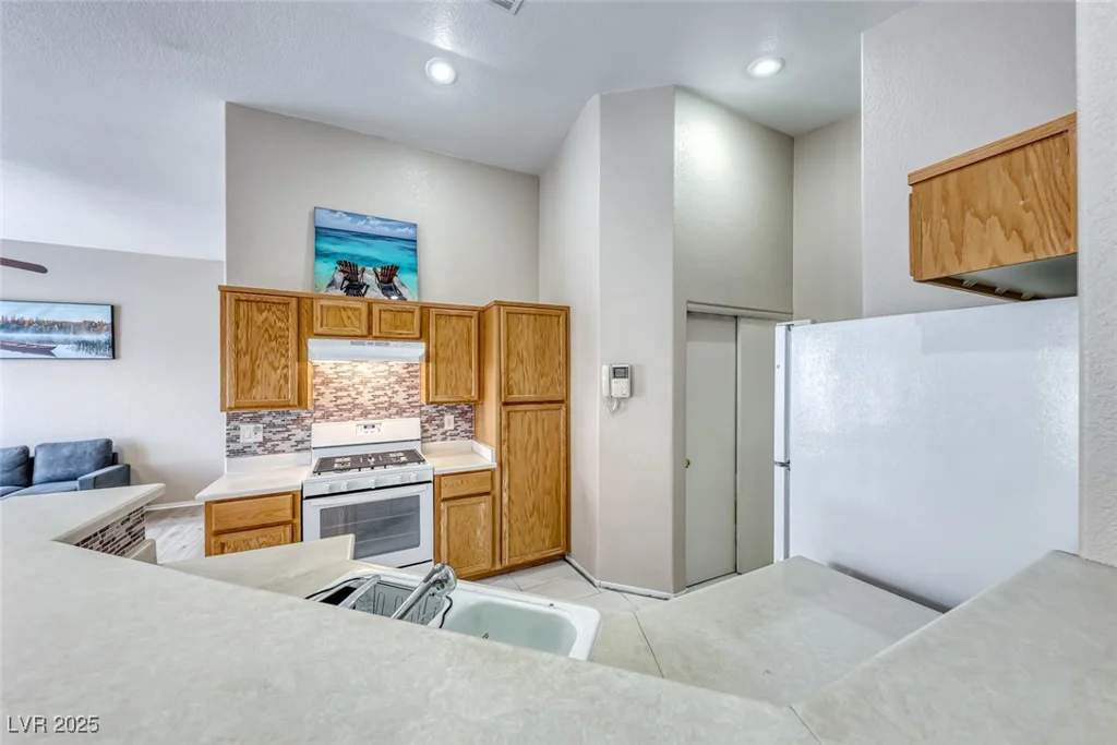 6625 Lavender Lilly, North Las Vegas, NV 89084