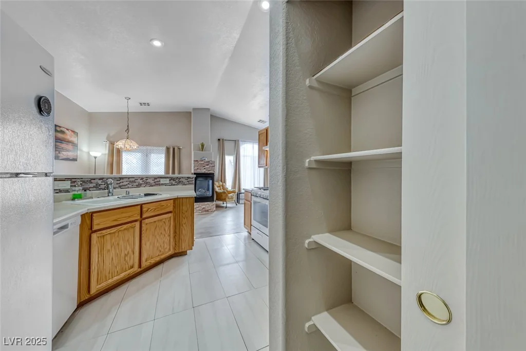 6625 Lavender Lilly, North Las Vegas, NV 89084