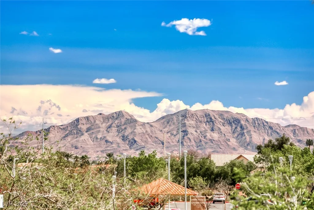 6625 Lavender Lilly, North Las Vegas, NV 89084