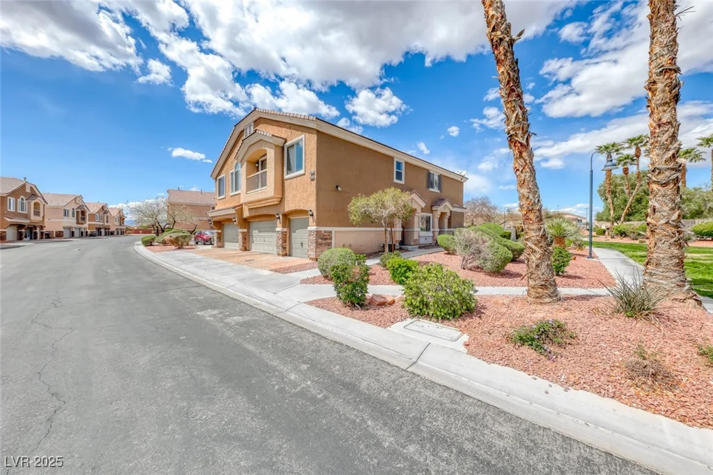 6625 Lavender Lilly, North Las Vegas, NV 89084