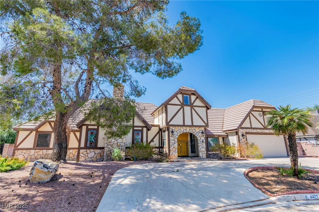 4427 Coventry, Las Vegas, NV 89121