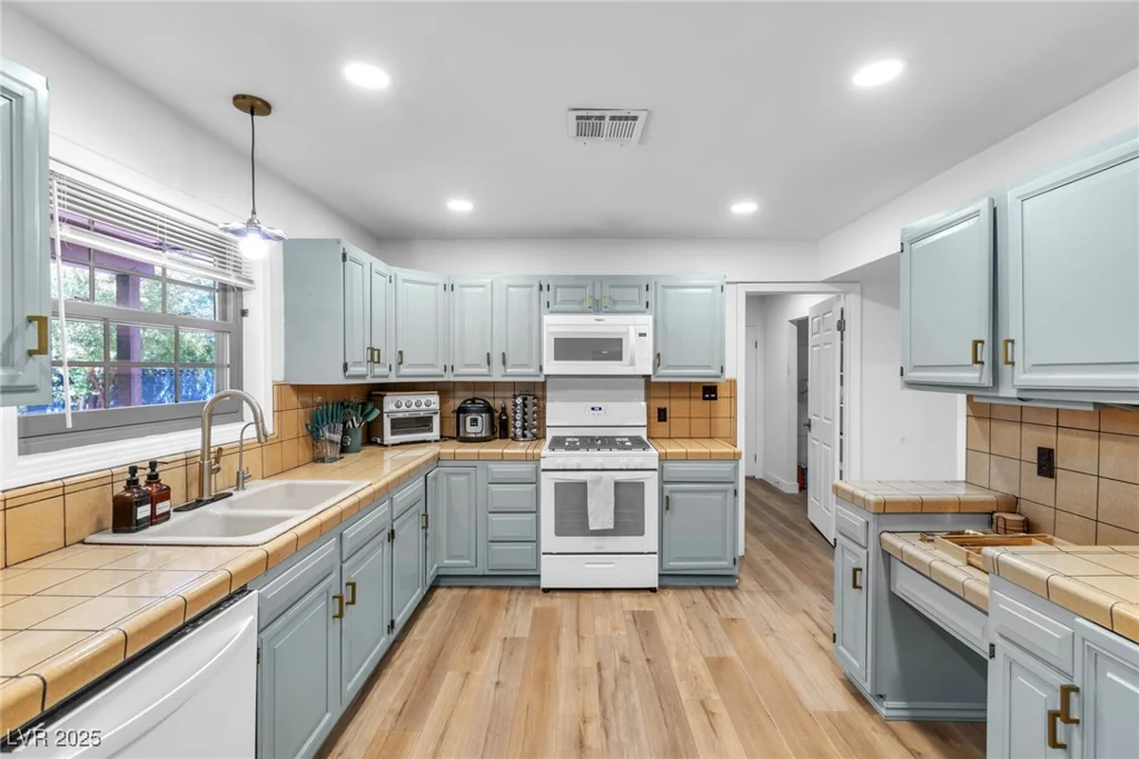 4427 Coventry, Las Vegas, NV 89121