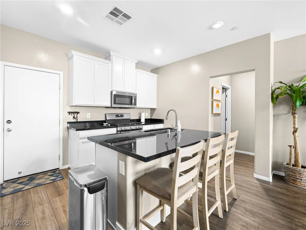 8701 Giant Causeway, Las Vegas, NV 89148