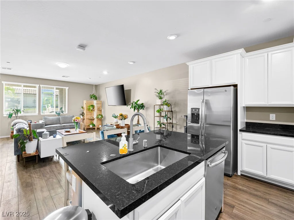 8701 Giant Causeway, Las Vegas, NV 89148
