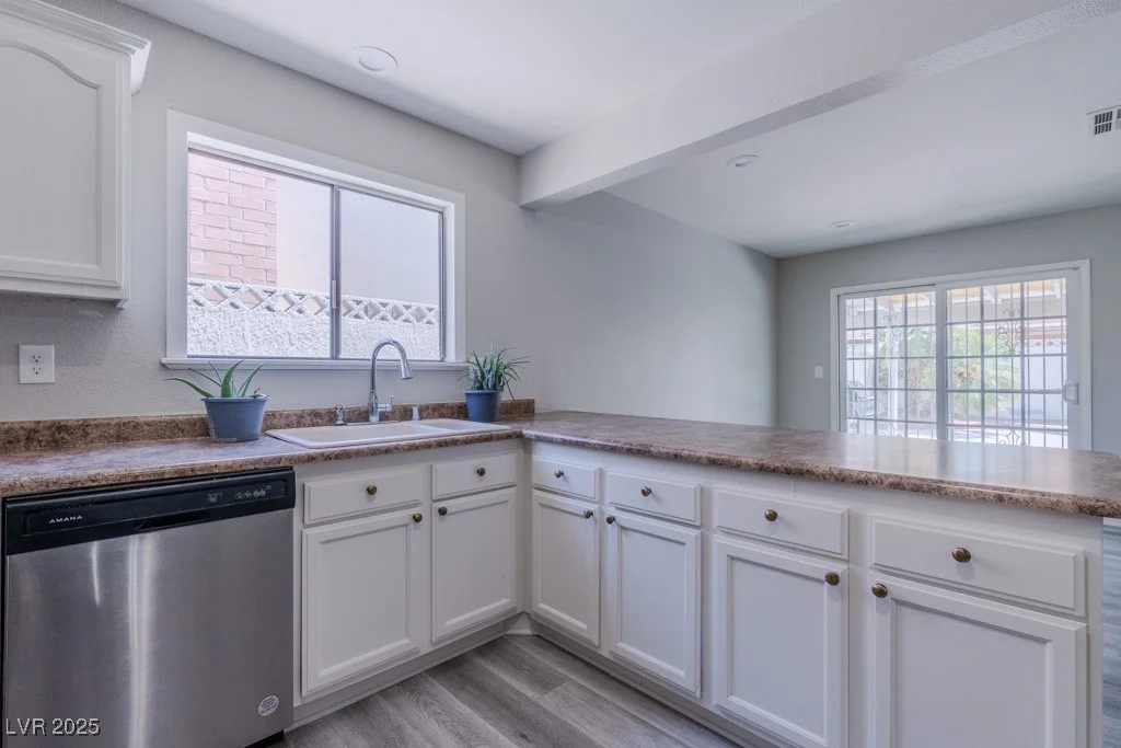 6361 Viking, Las Vegas, NV 89103