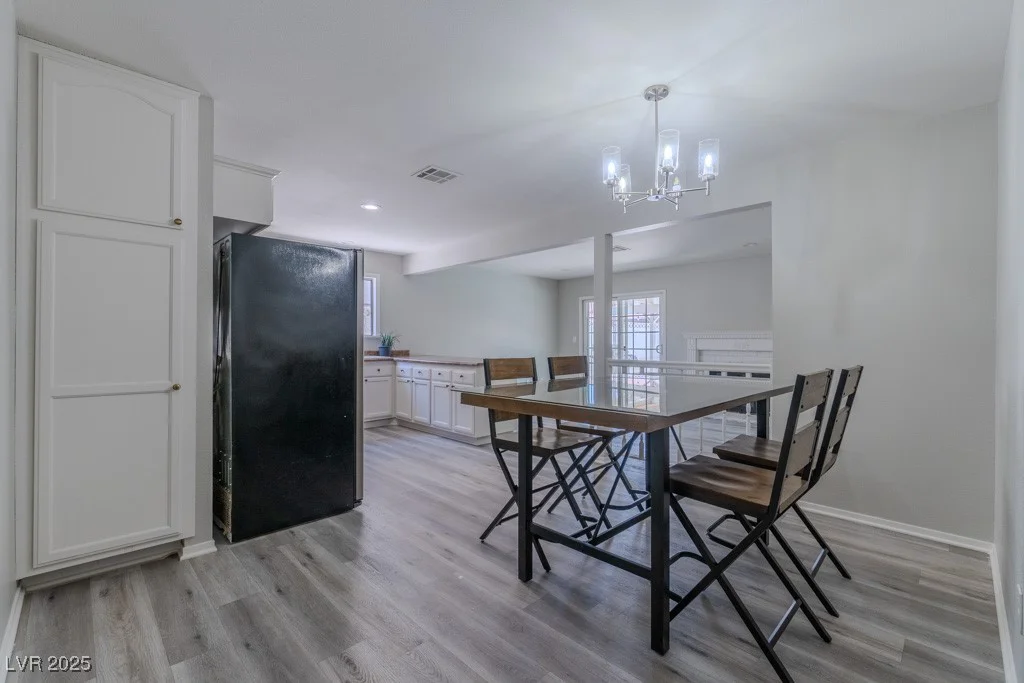 6361 Viking, Las Vegas, NV 89103