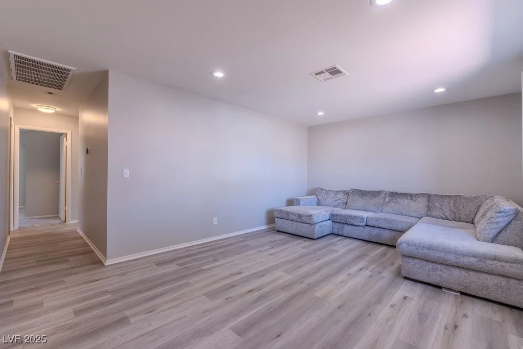 6361 Viking, Las Vegas, NV 89103