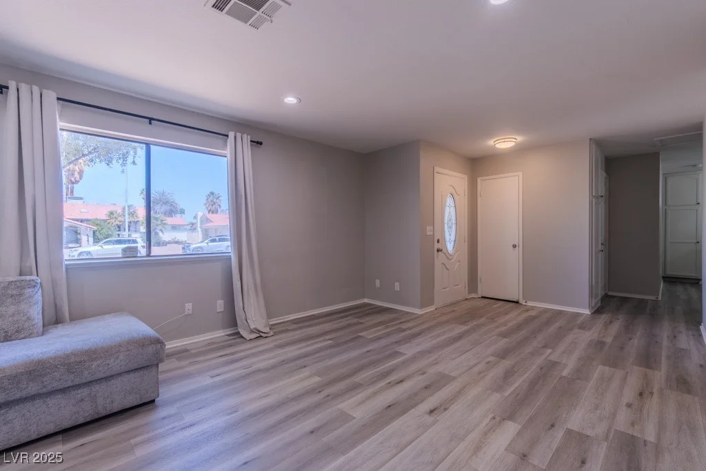 6361 Viking, Las Vegas, NV 89103
