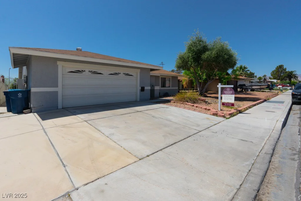 6361 Viking, Las Vegas, NV 89103