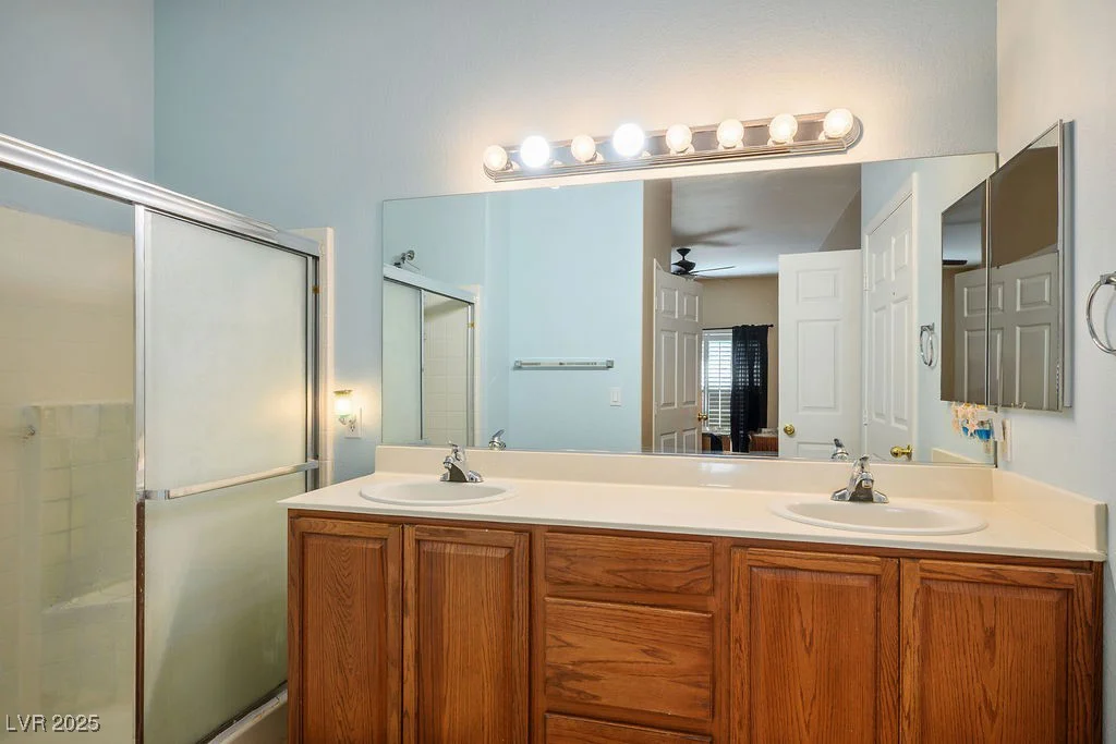 9303 Gilcrease, Las Vegas, NV 89149