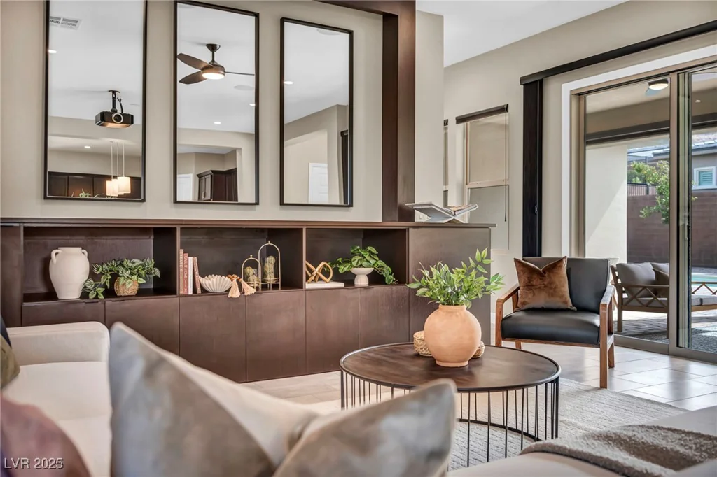 10113 Regency Square, Las Vegas, NV 89148