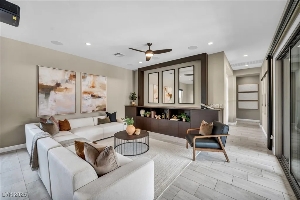 10113 Regency Square, Las Vegas, NV 89148
