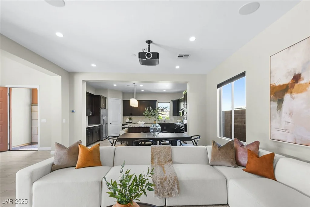 10113 Regency Square, Las Vegas, NV 89148