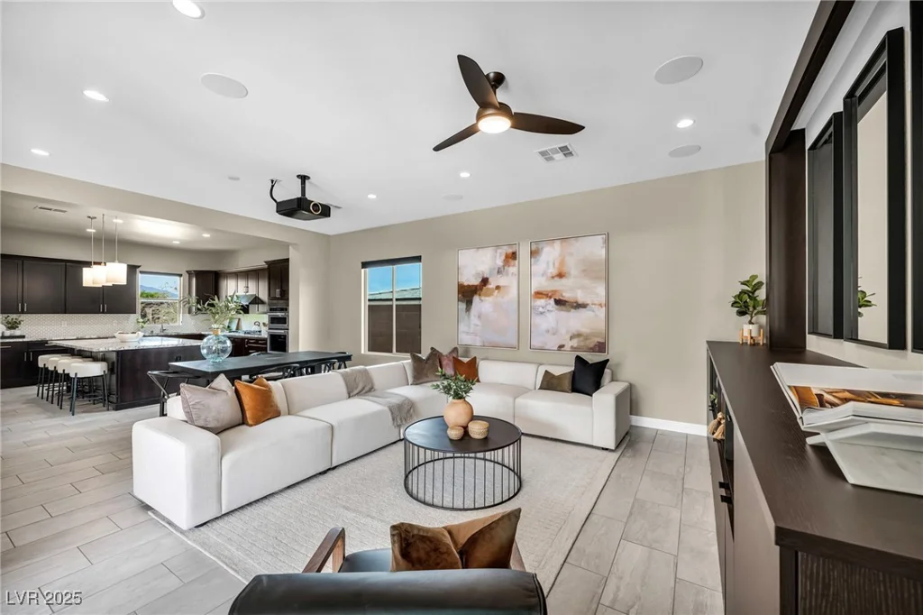10113 Regency Square, Las Vegas, NV 89148