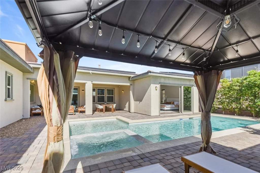 10113 Regency Square, Las Vegas, NV 89148