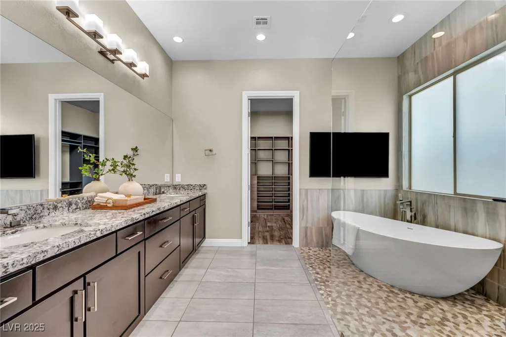 10113 Regency Square, Las Vegas, NV 89148