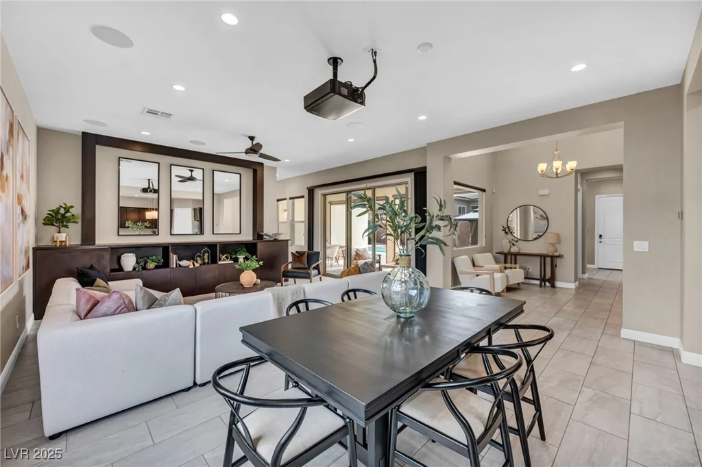 10113 Regency Square, Las Vegas, NV 89148