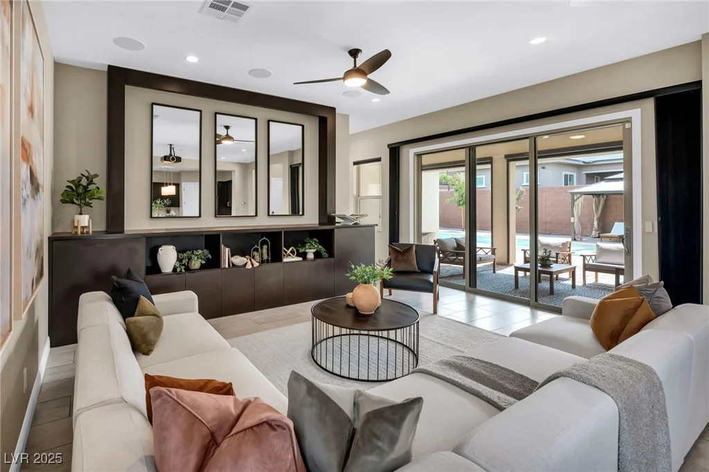 10113 Regency Square, Las Vegas, NV 89148