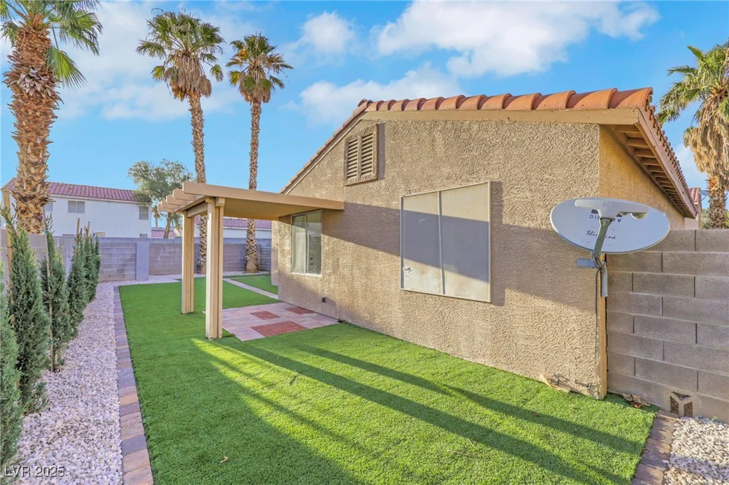 7909 Smokey Ridge, Las Vegas, NV 89131