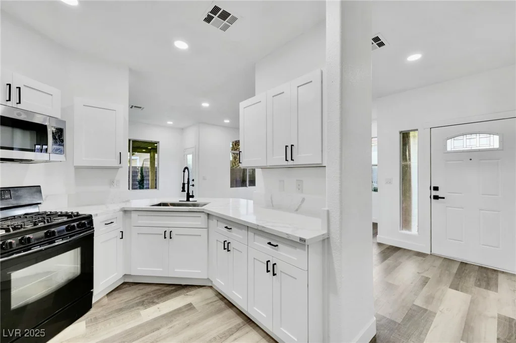 7909 Smokey Ridge, Las Vegas, NV 89131