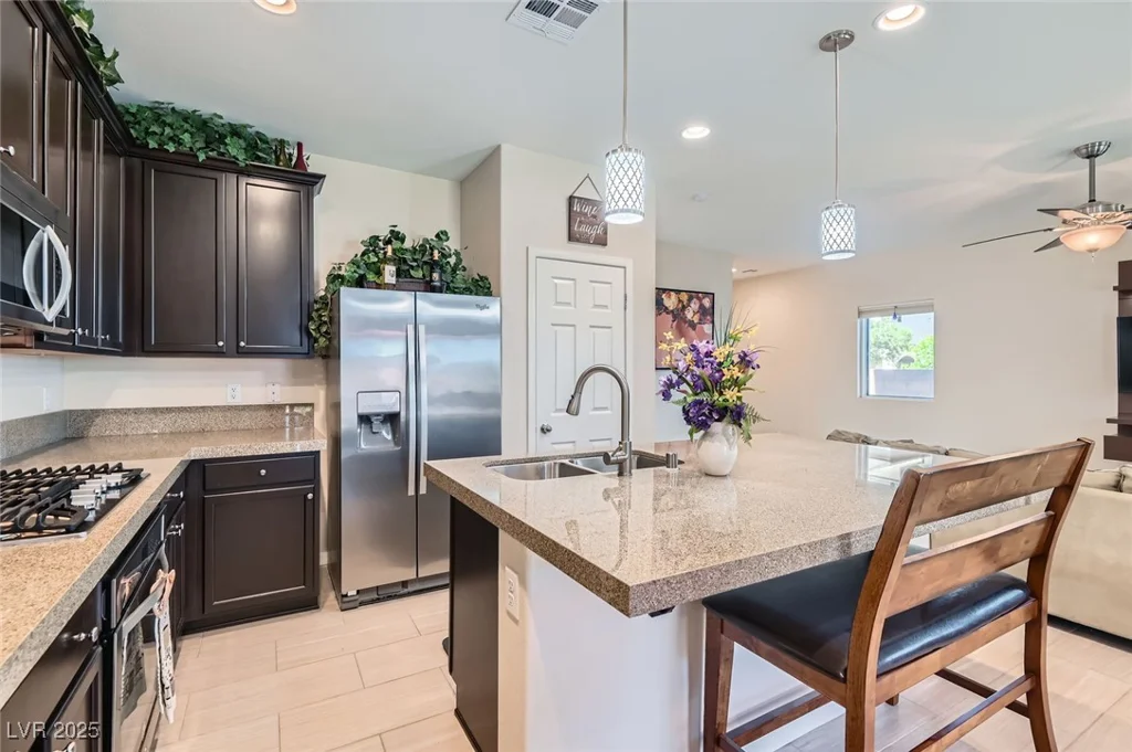 5556 Cornadelo Range, Las Vegas, NV 89113