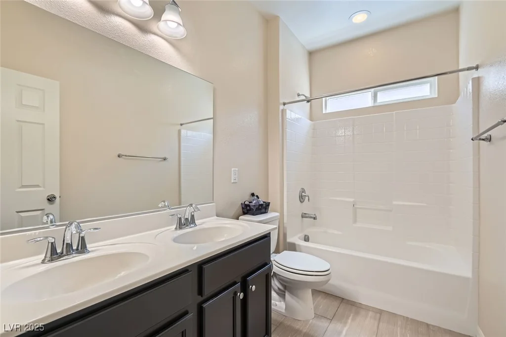 5556 Cornadelo Range, Las Vegas, NV 89113