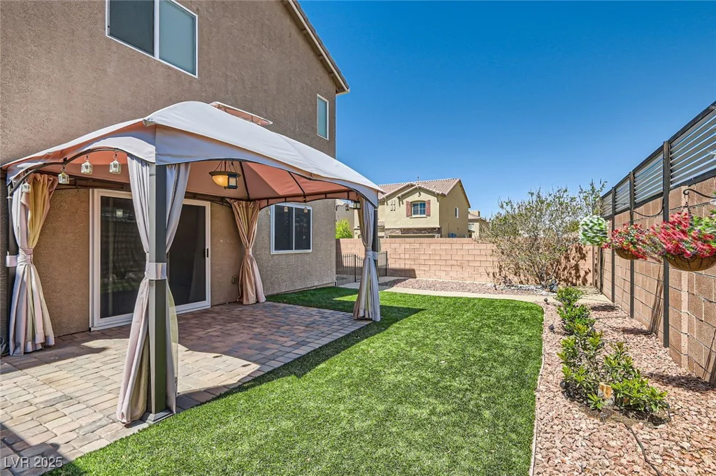 5556 Cornadelo Range, Las Vegas, NV 89113