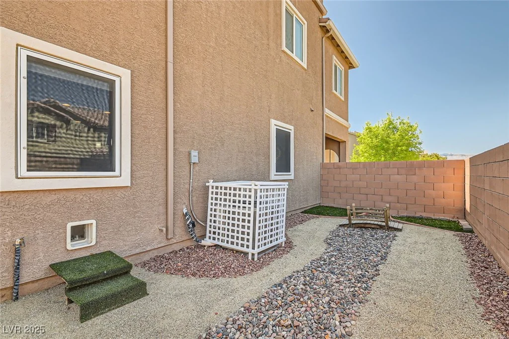 5556 Cornadelo Range, Las Vegas, NV 89113