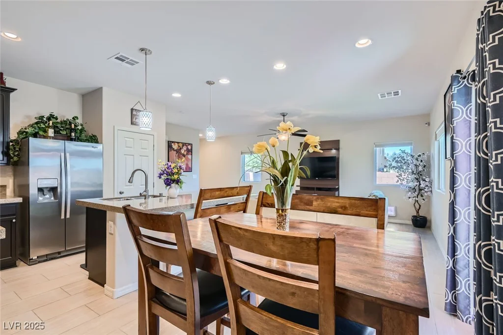 5556 Cornadelo Range, Las Vegas, NV 89113