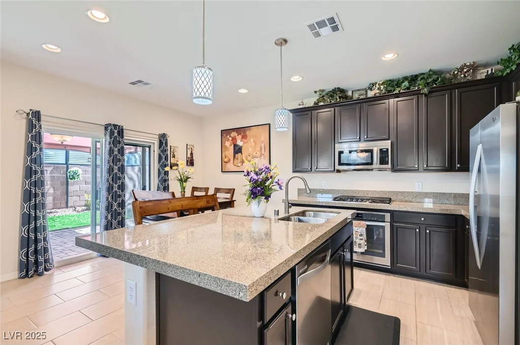 5556 Cornadelo Range, Las Vegas, NV 89113