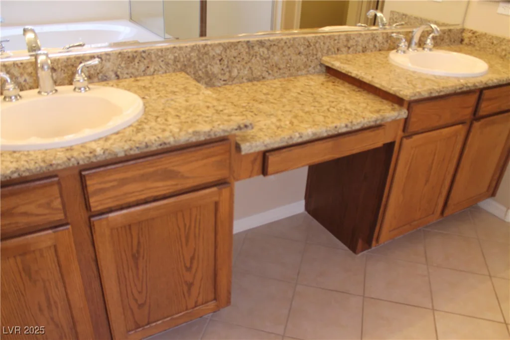 932 Tafalla, Las Vegas, NV 89138