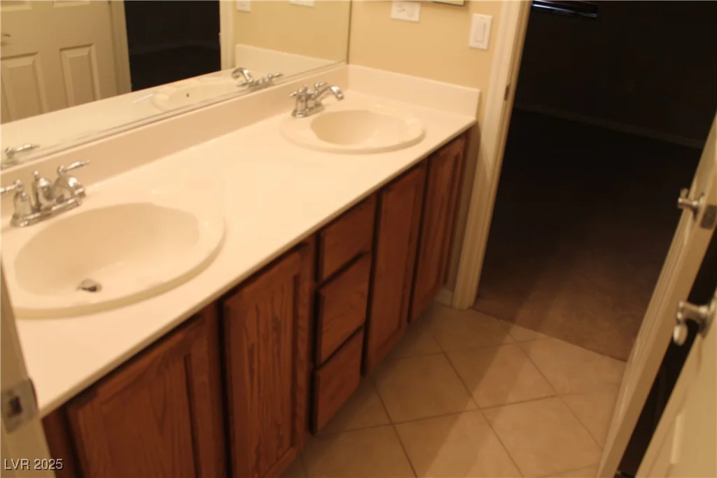 932 Tafalla, Las Vegas, NV 89138