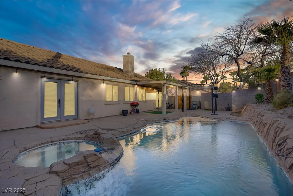 205 Derwent, Las Vegas, NV 89144