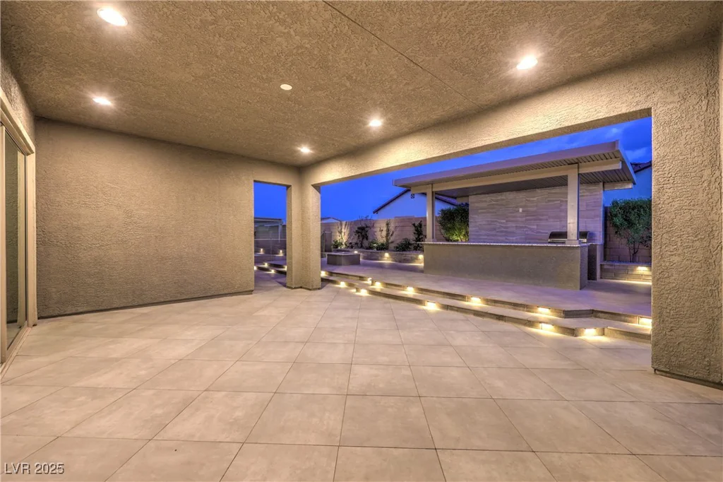 8445 Tenaya, Las Vegas, NV 89113