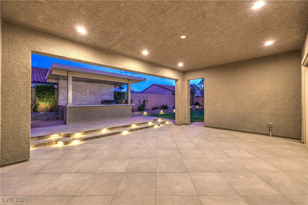 8445 Tenaya, Las Vegas, NV 89113