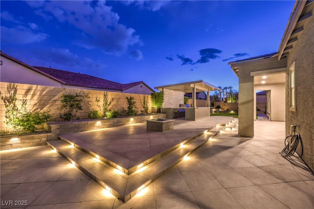 8445 Tenaya, Las Vegas, NV 89113