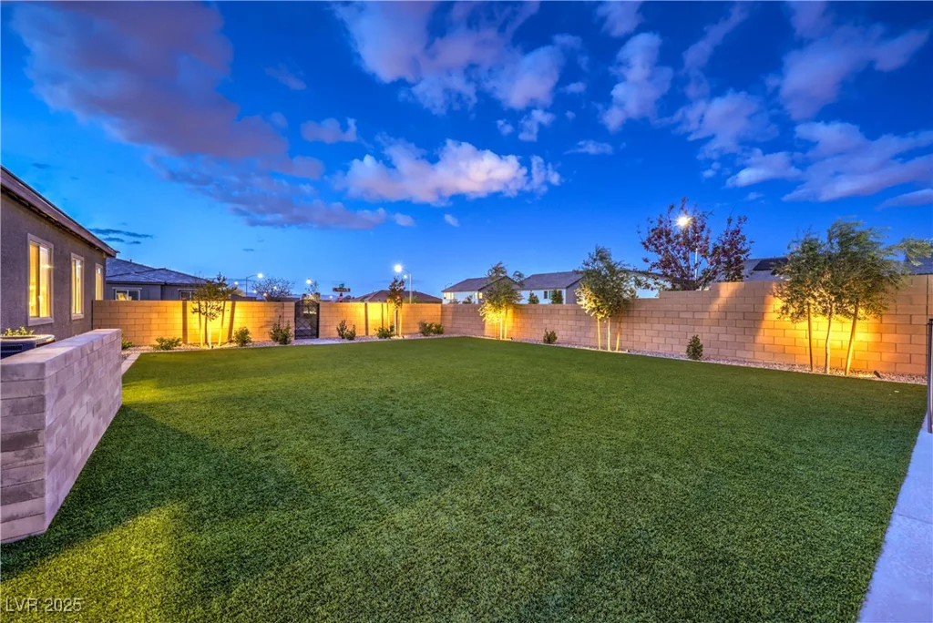 8445 Tenaya, Las Vegas, NV 89113
