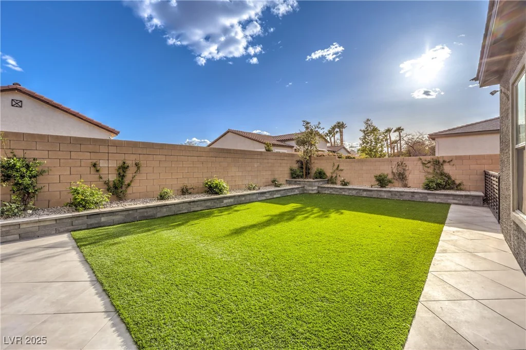 8445 Tenaya, Las Vegas, NV 89113