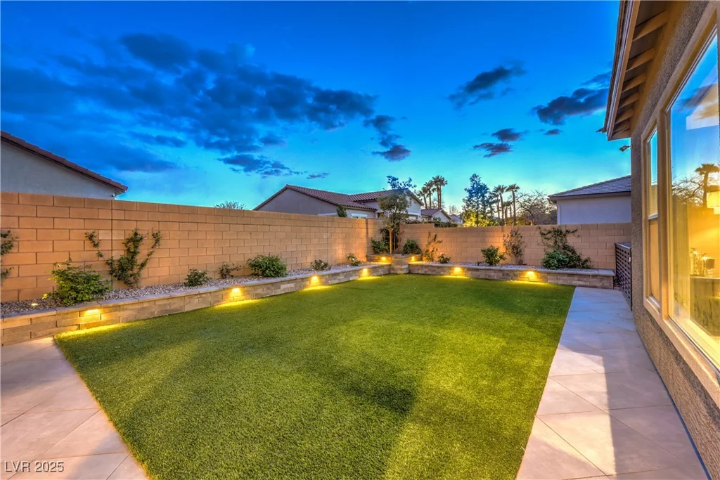 8445 Tenaya, Las Vegas, NV 89113