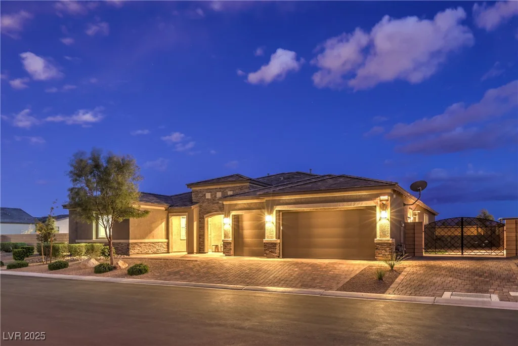 8445 Tenaya, Las Vegas, NV 89113