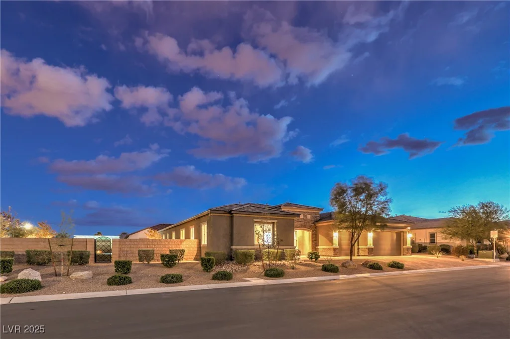 8445 Tenaya, Las Vegas, NV 89113