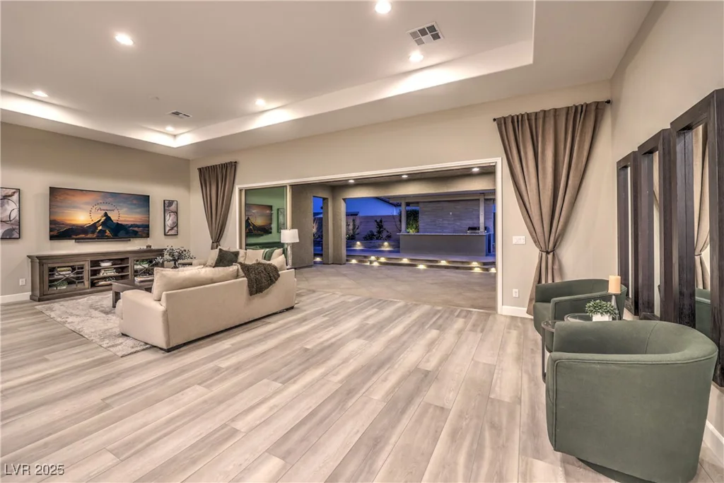 8445 Tenaya, Las Vegas, NV 89113