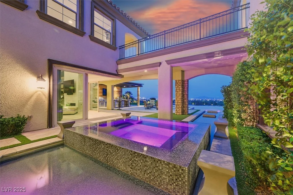10 Olympia Outlook, Las Vegas, NV 89141