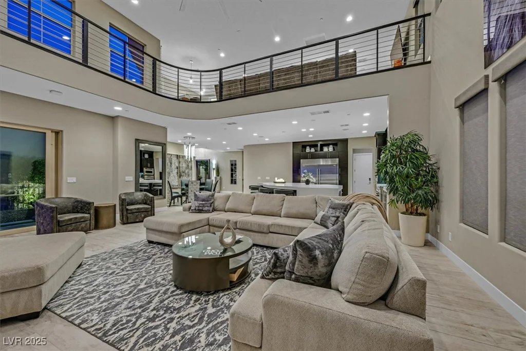 10 Olympia Outlook, Las Vegas, NV 89141