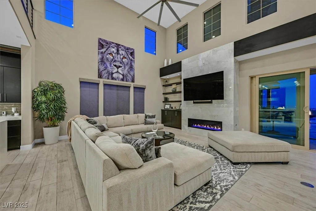 10 Olympia Outlook, Las Vegas, NV 89141