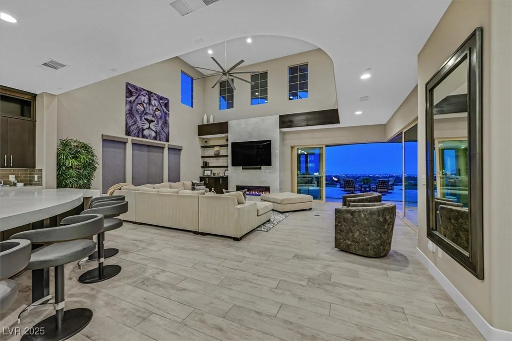 10 Olympia Outlook, Las Vegas, NV 89141