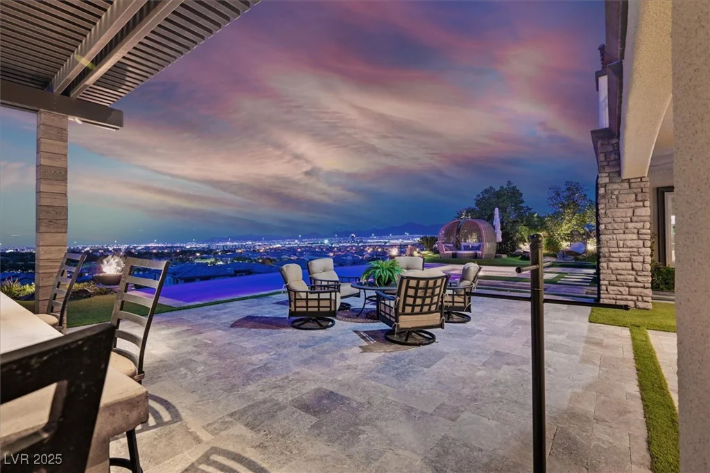10 Olympia Outlook, Las Vegas, NV 89141