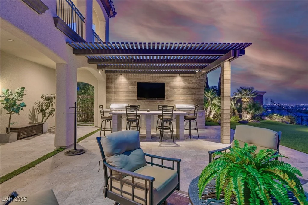 10 Olympia Outlook, Las Vegas, NV 89141